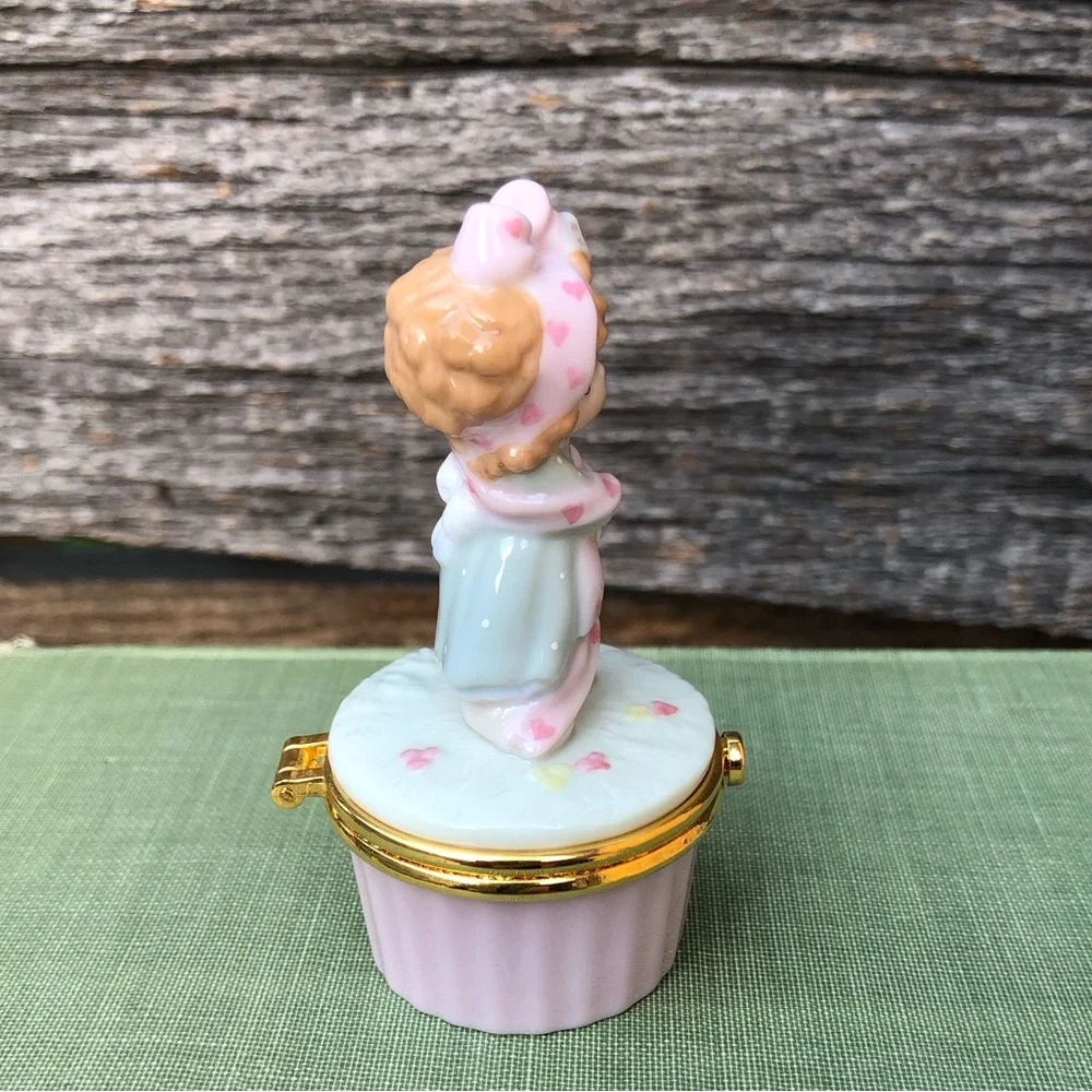 Precious Moments Pink and Gold Trinket Box tooth fairy Pill box Sad eyes Hinged - Picture 3 of 10